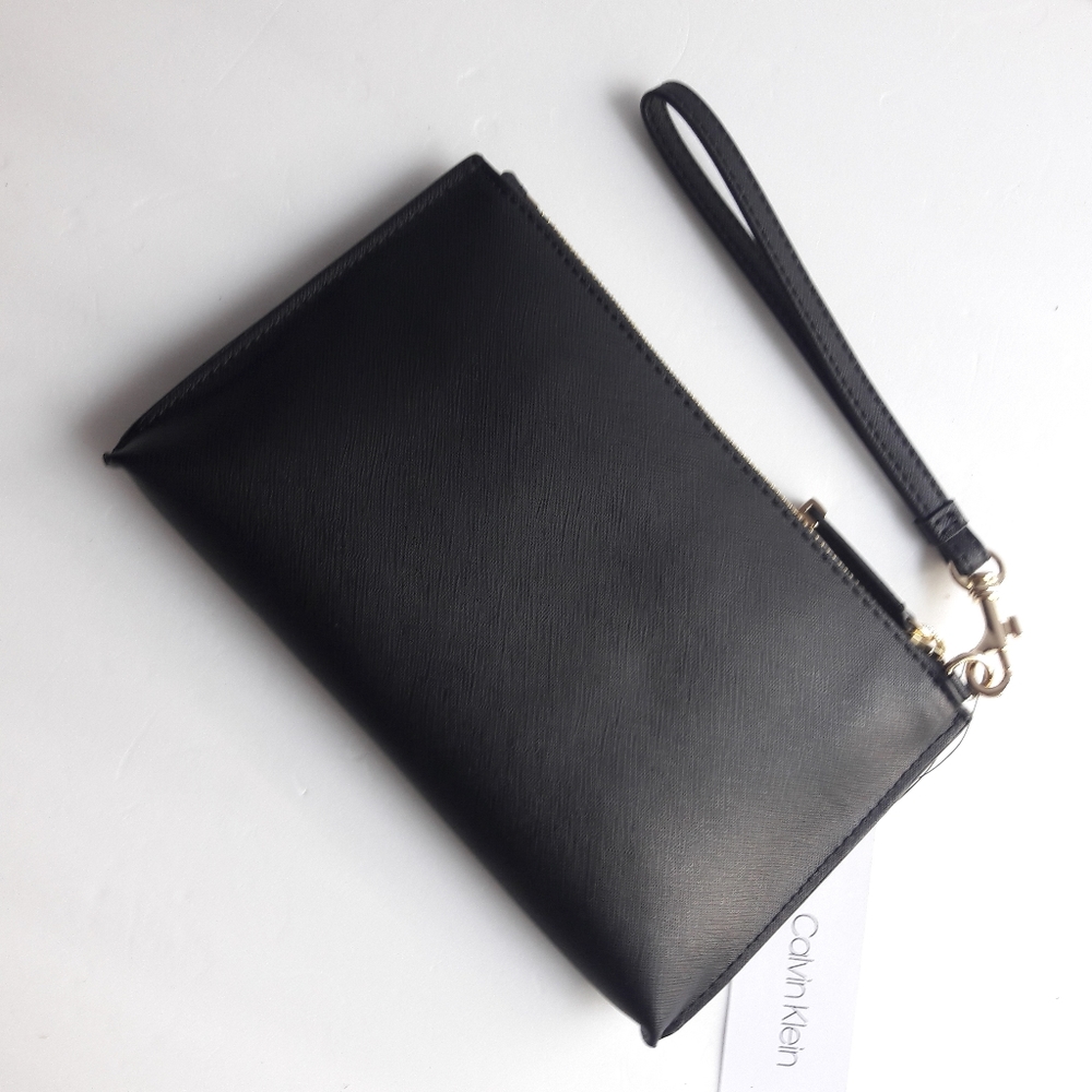 NWT CALVIN KIEIN LOGO WRISTLET CLUTCH POUCH - Picture 3 of 5